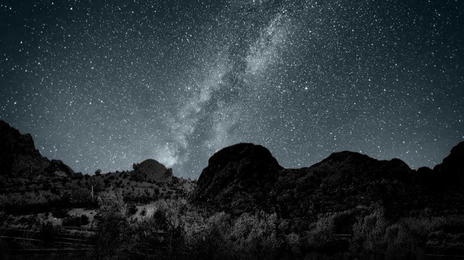 我国的军工能力可以实现一天5000枚火箭弹连着炸三个月吗？